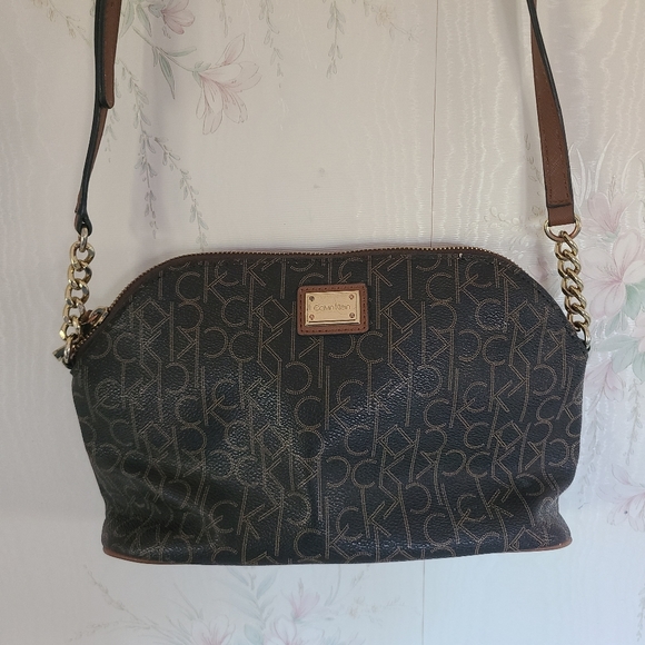 Calvin Klein Handbags - Calvin Klein‎ Mercy Signature Top Zip Crossbody Bag